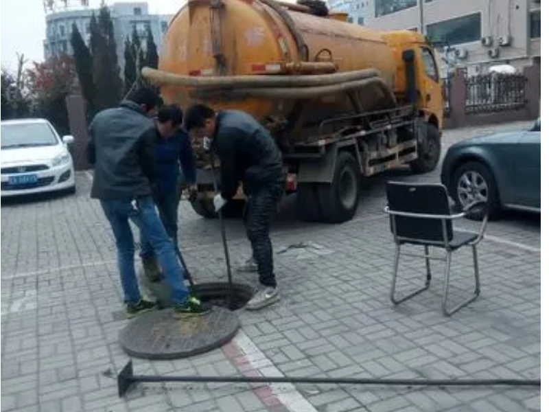 西乡塘鲁班路低价疏通厕所.马桶.洗菜池`清理化粪池